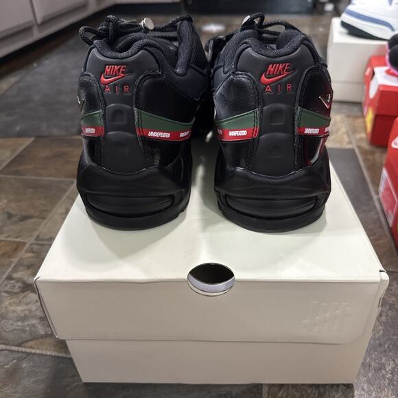 Size 13 - Undefeated x Nike Air Max 95 Black main image 4